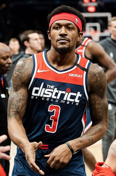 Bradley Beal Wallpapers, Bradley Beal, Nba Wallpapers, Hometown Heroes, Washington Wizards, Wnba, College Basketball, Nba Players, Pretty Men