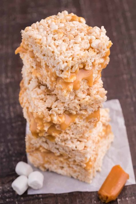 Salted Caramel Rice Krispie Treats, Caramel Rice Krispie Treats, Rice Crispy Bars, Rice Krispie Bars, Caramel Treats, Sugar Pop, Krispie Treats Recipe, Rice Recipes For Dinner, Tasty Snacks