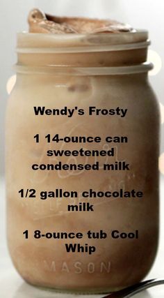 Wendy's Frosty ~ An easy and delicious 3-Ingredient Homemade Take on Wendy's Frosty Wendys Frosty Recipe, Wendy's Frosty, Resep Starbuck, Wendys Frosty, Chocolate Frosty, Frosty Recipe, Resep Smoothie, Läcker Mat, Starbucks Recipes