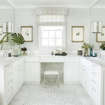 White and Gray bathroom with Face to Face Washstands Carrara Bathroom, Traditional Tops, White Marble Tile Floor, Marble Carrara, White Marble Floor, Bathroom Stool, Bathroom White, Bathroom Vanity Designs, Bathroom Features