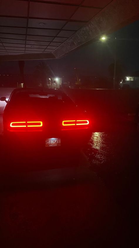 Challenger Tail Lights, Hellcat Inside, Night Core, Hell Cat, Challenger Hellcat, Dodge Charger Hellcat, Dodge Challenger Hellcat, Wallpaper Luxury, Summer Wallpapers