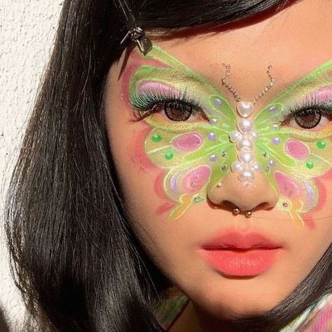 Funky Makeup, Butterfly Makeup, Make Up Inspiration, Ethereal Makeup, Unique Makeup, Dope Makeup, Creative Eye Makeup, Crazy Makeup, Creative Makeup Looks