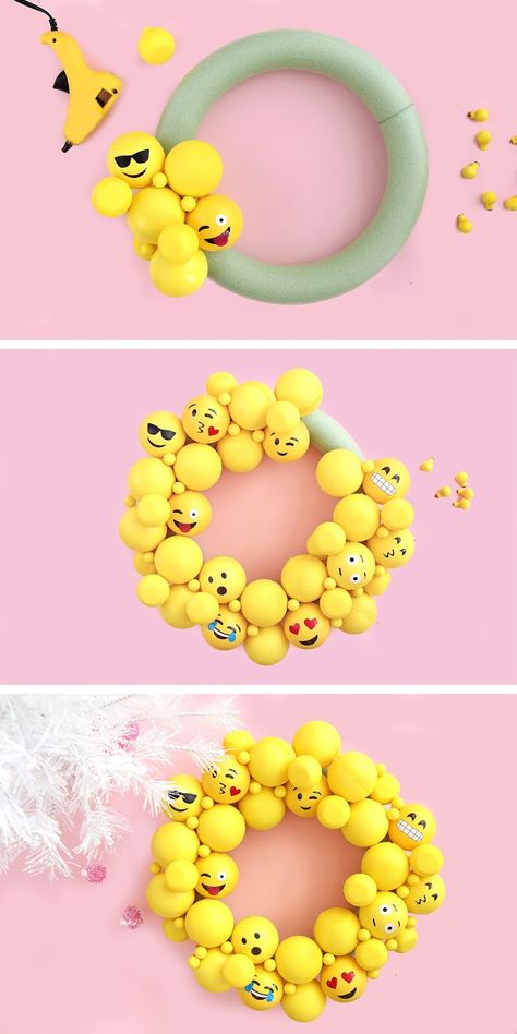 Aww, Sam: DIY Emoji Ornament Wreath Emoji Room, Tumblr Christmas, Emoji Diy, Emoji Craft, Emoji Christmas, Emoji Birthday Party, Emoji Birthday, Emoji Party, Room Deco