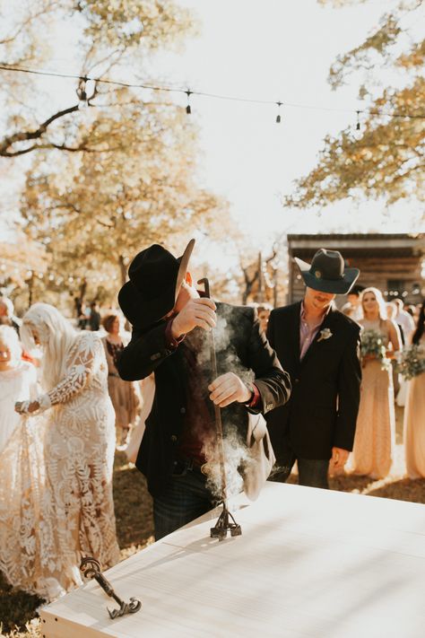 Western Black Wedding, Western Black Tie Event, Cow Hide Wedding Ceremony, Black And White Wedding Western, Black Tie Western Wedding, Cowhide Branding Wedding, Western Wedding Branding Ceremony, Western Wedding Styled Shoot, Western Bride