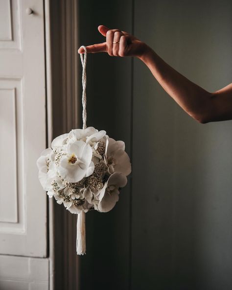 — Japanese style bridal bouquet for the wonderful Saki, interpreted and created by @stilllifeflowers Love when tradition meets personal… Japanese Bridal Bouquet, Japanese Wedding Bouquet, Japanese Bouquet, Japanese Style Wedding, Japanese Bride, Japan Wedding, Japanese Wedding, Japanese Minimalism, White Bouquet