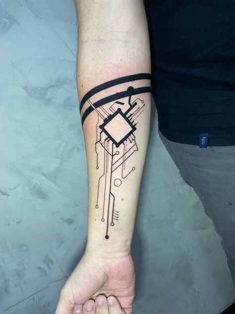 Cyberpunk Forearm Tattoo, Tattoo Electricity, Cyberpunk Tattoo Sleeve, Futuristic Tattoo Cyberpunk, Cyberpunk Anime Tattoo, Expanse Tattoo, Electricity Tattoo, Cyberpunk Tattoo Design Ideas, Tech Tattoo Ideas