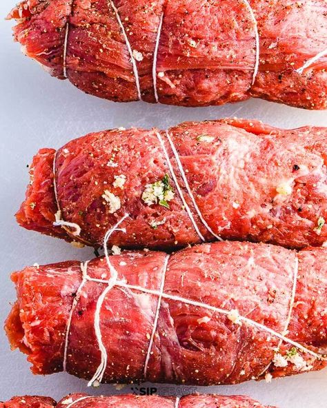 Braciole Recipe Italian, Italian Beef Braciole, Beef Braciole Recipe, Beef Braciole, Italian Beef Recipes, Braciole Recipe, Italian Comfort Food, Italian Beef, Comfort Food Recipes