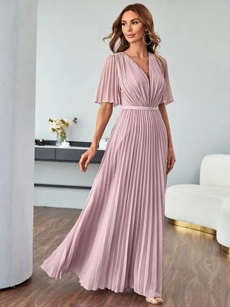 Full Length Frocks For Women, Crush Fabric Gowns, Crush Dress Design, Crush Fabric Dresses Indian, Crush Fabric Dress Design, Chiffon Maxi Dress Indian, Plitted Dresses, Crush Fabric Dress, Pleated Dress Formal