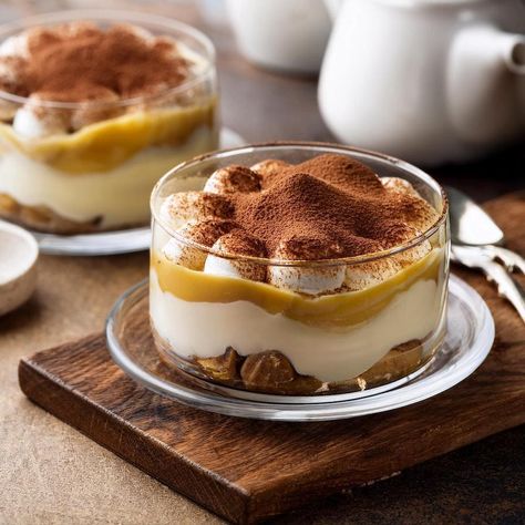 Banoffee Pudding Recipe – A Creamy and Indulgent Dessert Grapefruit Crush Recipe, Banoffee Pudding, Pineapple Jelly, Citrus Drinks, Bean Chili Recipe, Trifle Dish, Digestive Biscuits, Decadent Cakes, Jelly Recipes