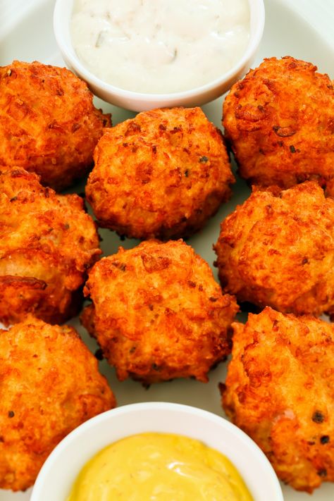 Fried Cheese Balls Recipe, Fried Mac And Cheese Balls, Fried Cheese Balls, Mac And Cheese Balls, Fried Mac N Cheese Balls, Cheese Balls Recipe, Fried Mac And Cheese, Fried Cheese, Cheese Balls