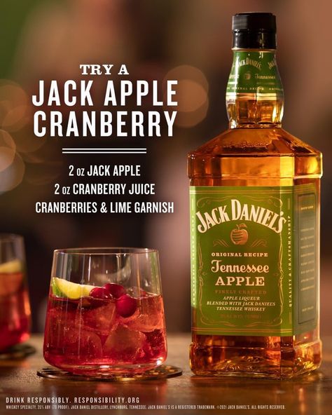 Apple Whiskey Drinks, Fireball Drinks Recipes, Jack Daniels Drinks, Whiskey Drinks Recipes, Apple Whiskey, Apple Cocktail, Apple Drinks, Cocktail Drinks Alcoholic, Cranberry Cocktail