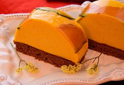 Pumpkin Mousse Cake, Mousse Cake Filling, Genoise Cake, Entremet Recipe, Pumpkin Mousse, Traditional Pumpkin, Cake Fillings, Fresh Cream, Mousse Cake