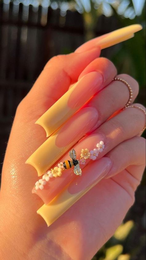 Summer Acrylic Nails Almond, Cute Vacation Nails, Valentines Nails Designs, Cute Valentines Nails, Acrylic Nails Yellow, Nails 23, Trending Summer Nails, Summer Nails 2023, Yellow Nail