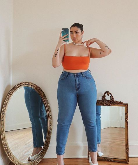 5 Summer Basics That Will Make Skinny Jeans Look Quite Chic Plus Size Crop Tops, Outfits Con Jeans, Look Plus Size, Plus Size Summer Outfit, Jeans Look, Summer Basics, Crop Top Outfits, Confident Woman, Curvy Girl Outfits