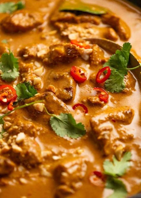 Balanced Dinners, Satay Chicken Recipe, Satay Curry, Bowl Dinners, Asian Feast, Malaysian Curry, Chicken Chilli, Satay Recipe, Satay Chicken