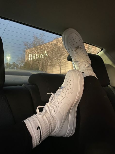 Af1 Aesthetic, Basic Shoes, White Nike Shoes, Nike Fashion Shoes, All Nike Shoes, Tenis Nike, Latest Shoe Trends, Cute Nikes, Cool Outfits For Men