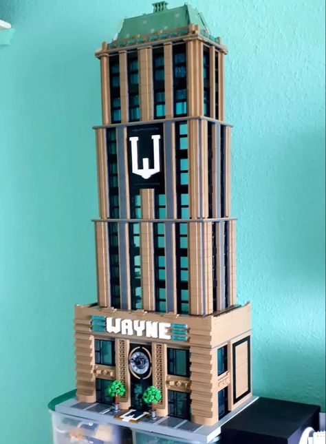 Wayne Tower Gotham, Wayne Enterprises Building, Lego Gotham City Moc, Lego Dc Mocs, Batcave Lego, Wayne Tower, Lego Pics, Tower Minecraft, Ancient Rome Projects