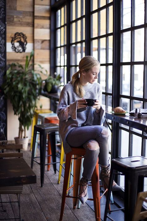 Brooklyn Blonde, Coffee Shop Branding, Coffee Shop Photography, Branding Photoshoot Inspiration, Coffee Girl, Business Portrait, Coffee Photography, Photos Tumblr, Shooting Photo