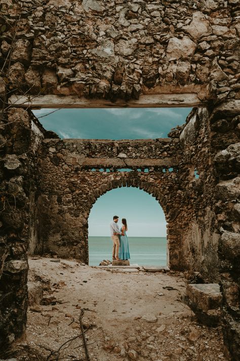 #celestun #yucatan #savethedate #coupleportrait