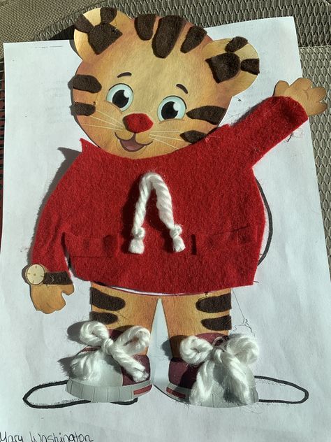 Turkey In Disguise Ideas, Daniel Tiger Birthday Cake, Disguise Turkey, Turkey In Disguise, Disguise A Turkey, Turkey Disguise Project, Turkey Project, Turkey Disguise, Toddler Craft