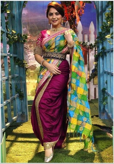 Sonali Kulkarni, Velvet Blouse Design, Sonalee Kulkarni, Kashta Saree, Velvet Saree, Latest Silk Sarees, Indian Bridesmaid Dresses, Nauvari Saree, Saree Draping Styles