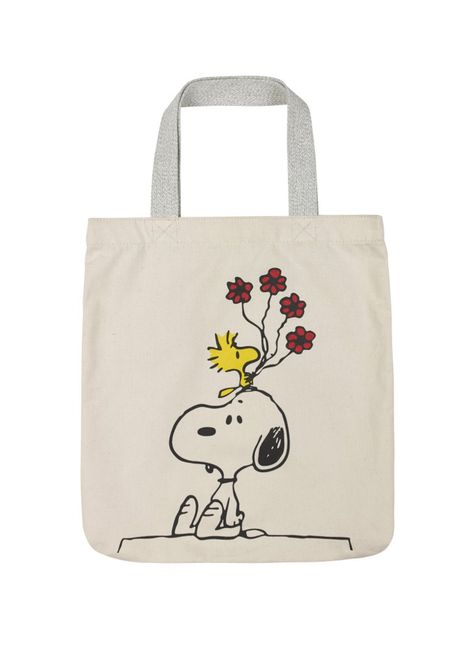 Pin for Later: Gap's New Collection of Peanuts Clothes Will Help Introduce Your Kids to Charlie Brown and Snoopy Snoopy Clothes, Snoopy Tote Bag, Snoopy Bag, Snoopy Images, Disney Up, Snoopy Love, Charlie Brown Christmas, Diy Tote Bag, Charlie Brown And Snoopy