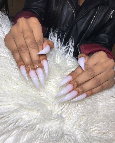 Nails Design Long, Stelleto Nails, Design Long Nails, Acrylic Nails Design, Stilleto Nails Designs, Long Stiletto Nails, Curved Nails, Claw Nails, Pointed Nails