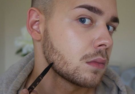 6 clever makeup tricks from guys - CosmopolitanUK Bearded Lady Makeup, Fake Beard Makeup, Beard Makeup, Designer Stubble, Fake Scar, Fake Beards, Stubble Beard, Fake Freckles, Patchy Beard