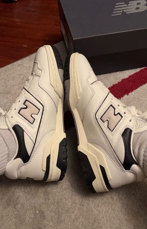 New Balance 550 Cream Black, New Balance 550 Cream, Shoe Pic, Looks Hippie, Leon Dore, Balance Design, Aime Leon Dore, Baggy Clothes, Shoe Inspo