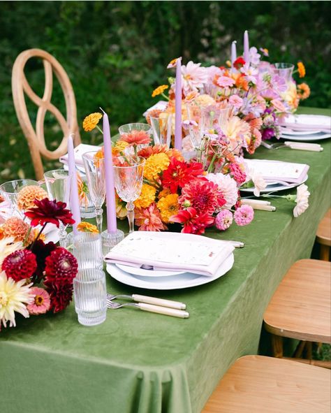 Green velvet tablecloth, bright colored florals and delocate butterfly details make up this spring garden wedding tablescape Photo: Meredith Coe Photography Planning: Kristin Ridge Events Green Velvet Tablecloth, Garden Wedding Tablescape, Velvet Tablecloth, 2023 Vibes, Tablecloth Wedding, Butterfly Details, Funky Wedding, Spring Garden Wedding, Green Tablecloth