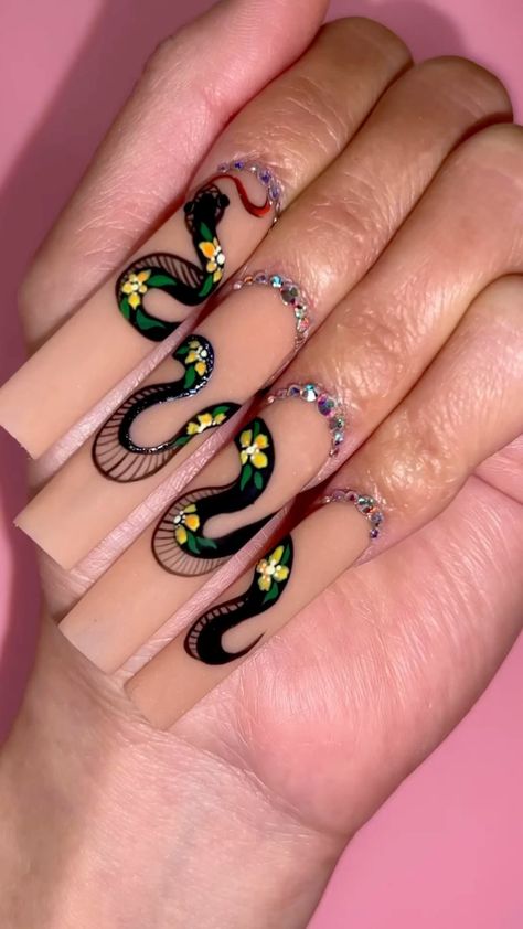 Snake Nail Art, Snake Nails, Snake Nail, Black Bratz, Black Bratz Doll, Cute Toe Nails, Cute Toes, Gel Liner, Bratz Doll