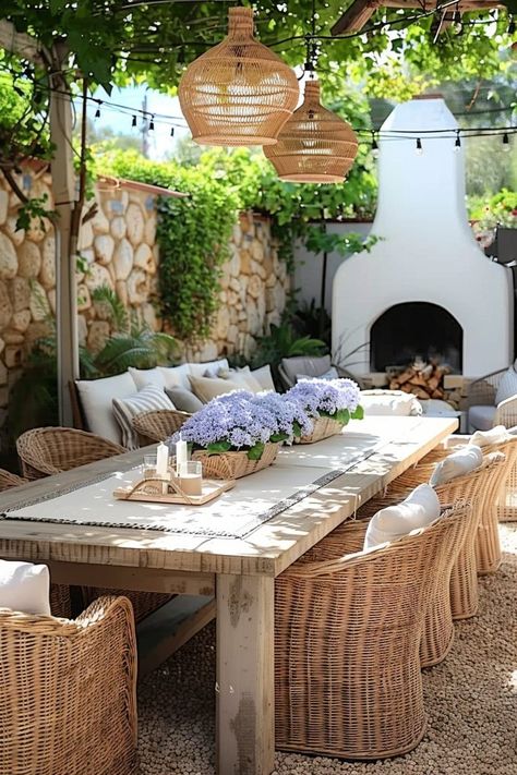 Seperate Patio Ideas, Italian Inspired Patio, European Inspired Backyard, European Backyard Ideas, Italian Backyard Ideas, European Backyard, European Patio, Italian Backyard, Outdoor Dining Ideas