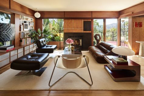 Modern 70s Home Living Room, 1970s Interior Design, Interiors 2023, 70s Room, 70s Interior, Sunken Living Room, Cabin Core, Kitchen Decorating, Design Del Prodotto