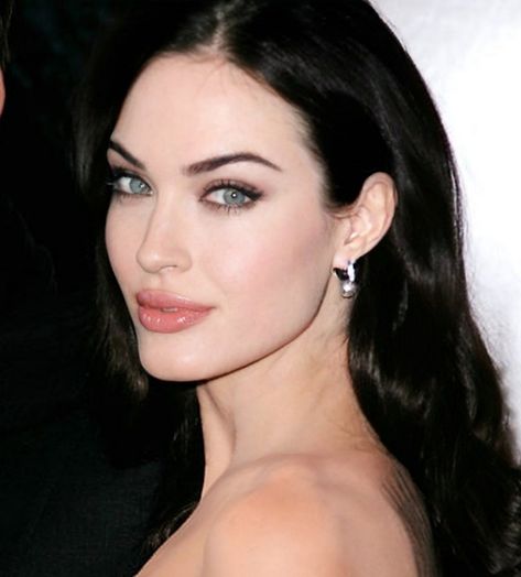 Brunette Green Eyes Makeup, Brunette Green Eyes, Human Barbie, Green Eyes Makeup, Face Cut, Eyes Makeup, Makeup For Green Eyes, Megan Fox, Angelina Jolie