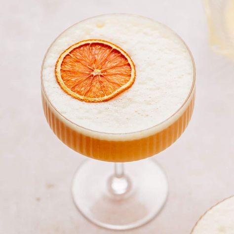 Orange Whiskey Sour, Blood Orange Vodka, Orange Simple Syrup, Vodka Sour, Whiskey Sour Recipe, Cocktails To Make At Home, Simple Syrup Cocktails, Sage Recipes, Whisky Sour