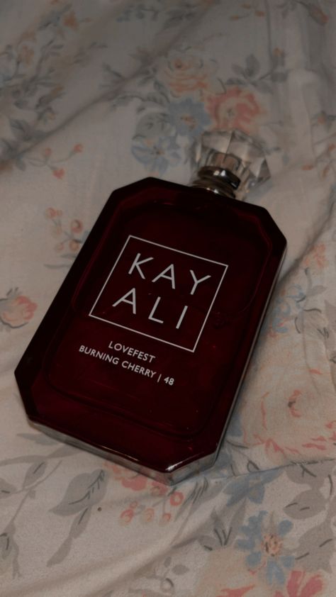 Lovefest Burning Cherry, Tom Ford Lost Cherry, Perfume Aesthetic, Lost Cherry, Expensive Perfume, Goth Gf, Purple Aesthetic, Perfume Collection, Tom Ford