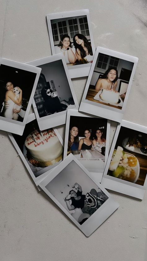 Instax Mini Ideas, Joana Marcus, Polaroid Photography, Instagram Stickers, Wallpaper Instagram, Cute Birthday Pictures, Fotografi Iphone, Cute Birthday Ideas, Polaroid Pictures