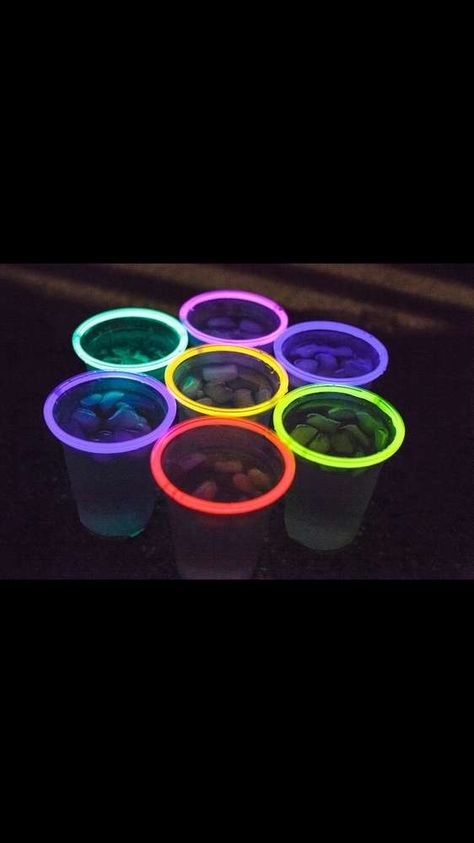 Glowing Party Cups  | CatchMyParty.com Glow Party Games, Glow Party Ideas, Kids Party Cups, Glow Stick Wedding, Rave Ideas, Glow Crafts, Glow Jars, Glow Stick Party, Glow Party Supplies