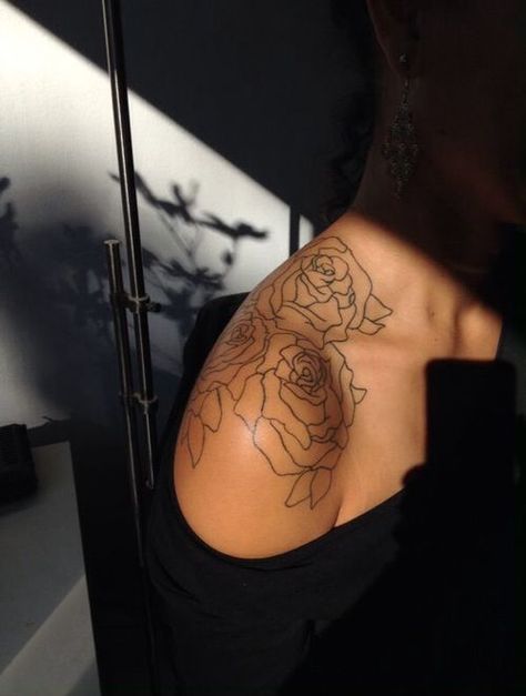 Outline Rose Tattoo, Rose Tattoo On Shoulder, Rose Outline Tattoo, A Rose Tattoo, Simple Rose Tattoo, Tattoo On Shoulder, Rose Shoulder Tattoo, Rose Tattoos For Women, Outline Tattoo