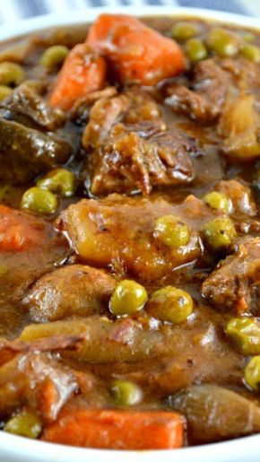 Easy Crockpot Beef Stew ~The gravy is thick and rich and deliciously beefy. It’s loaded with lots of mushrooms, potatoes, carrots, peas and great herbs! Easy Crockpot Beef Stew, Crockpot Beef Stew, Beef Stew Crockpot, Pot Beef Stew, Crock Pot Recipes, Potatoes Carrots, Slow Cooker Beef Stew, Crockpot Recipes Beef, Crockpot Dishes