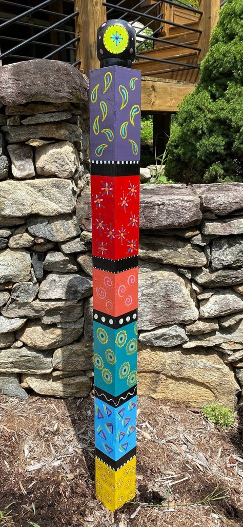 Peace Pole Diy, Peace Pole, Garden Totem, Art Pole, Painted Post, Garden Totems, Garden Poles, Pole Art, Totem Poles