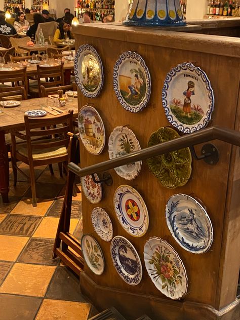 Vintage Restaurant Aesthetic, Small Restaurant Aesthetic, Modern Italian Restaurant Interiors, Family Owned Restaurant Aesthetic, Italian Market Aesthetic, Italian Trattoria, Italian Aesthetic Restaurant, Italian Culture Aesthetic, Italian Kitchen Aesthetic