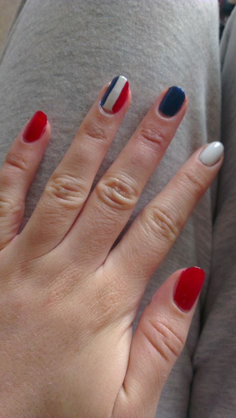 French flag themed nails for a Battle of Waterloo event French Flag Nails, France Nails Ideas, Summer Nails 2023 Trends, France Nails, Europe Nails, Acrylic Nail Art Designs, Nails 2023 Trends, Nail Fashion Trends, Summer Nails 2023