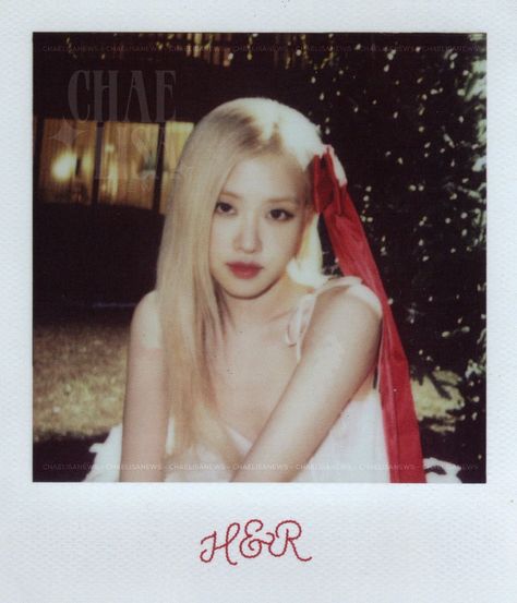 Rose Christmas Blackpink, Rosé Polaroid, Hank Rose, Rosé Coachella, Rosé Christmas, Season Greetings, Rose And Rosie, Christmas Rose, Rose Park