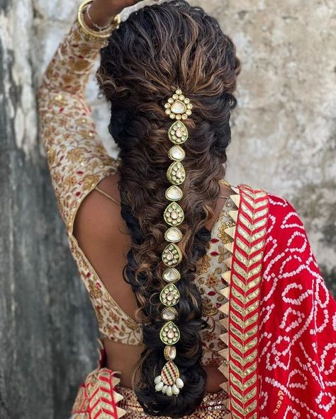 Reception Hairstyle for Indian bride, party hairdo for indian bride, cocktail hairstyle for indian bride, Reception bridal hairdo, Party Look, reception look, Trendy Bridal Hairstyle Bridal Reception Hairstyle, Reception Hairstyle, Messy Braided Hairstyles, Bridal Hairstyle Ideas, Simple Bridal Hairstyle, South Indian Wedding Hairstyles, Reception Hairstyles, Dress Types, Basic Hairstyles