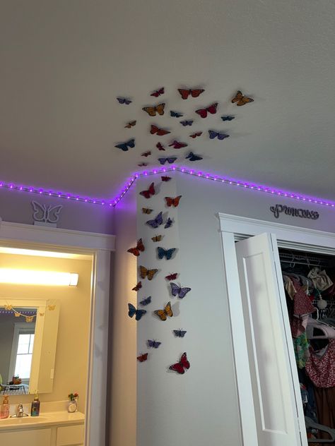 Things To Hand From Ceiling, 3d Butterflies On Wall, Butterfly Wall Bedroom, Butterfly On Ceiling, Hanging Stuff From Ceiling, Ceiling Butterfly Decor, Ceiling Corner Decor, Fake Butterfly Decor, Butterfly Hanging From Ceiling