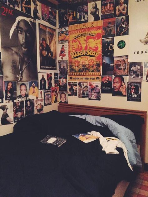 Sala Grunge, Edgy Bedroom, Grunge Room Ideas, Punk Room, 90s Room, Grunge Bedroom, Chill Room, Retro Room, Dekorasi Kamar Tidur