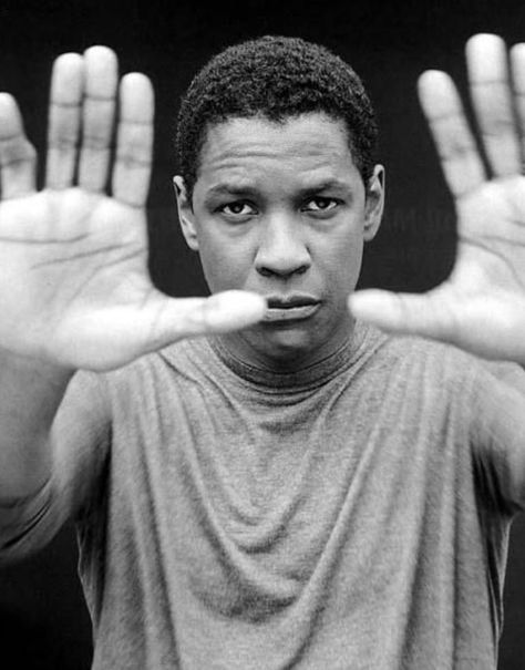 DENZEL WASHINGTON Black Tv, White Images, Denzel Washington, Foto Art, George Clooney, Black And White Portraits, Famous Faces, Best Actor, Black Is Beautiful