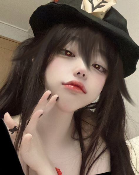 Cosplay Genshin, Mlem Mlem, Short Grunge Hair, Asian Cosplay, Video Game Cosplay, Women Cosplay, Kawaii Cosplay, Hu Tao, Anime Expressions