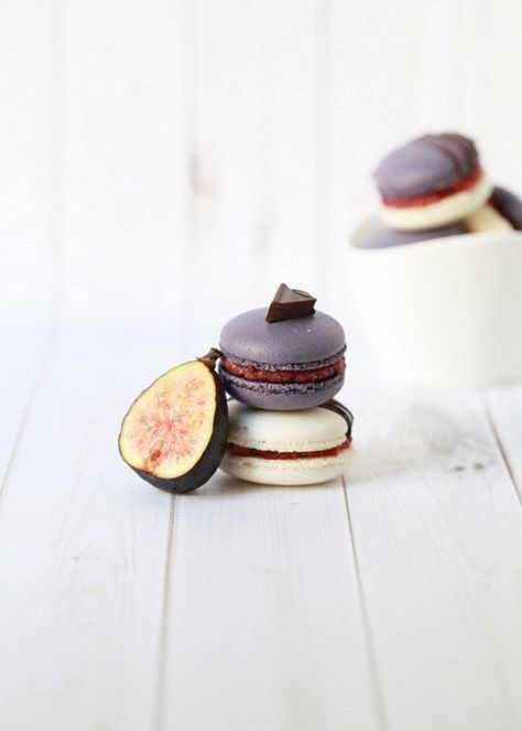 Fig Macarons, French Macaroon Recipes, Macaron Recipes, Vanilla Macarons, Roasted Figs, Happy First Day Of Fall, Macaron Filling, Macaron Flavors, Macaron Cookies